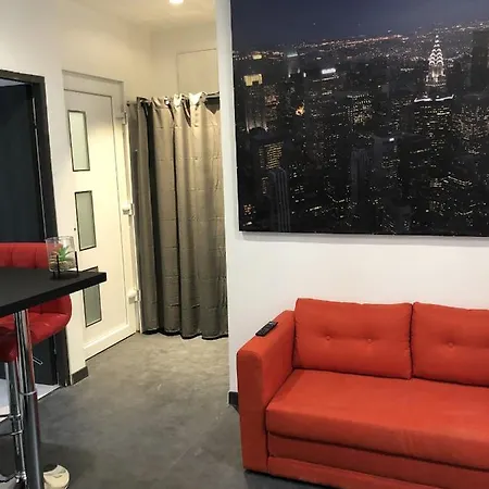 F2 Au Pied Du Metro, Ideal Pour Voyageurs & Armada Апартаменты *